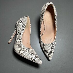 Chase + Chloe Black and White Snakeskin Heels Elegant Stiletto Pumps - Size 7